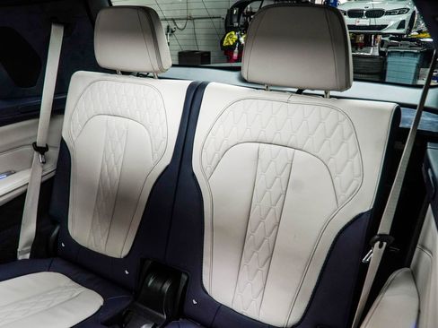 Used 2020 BMW X7 M50i w/ Dynamic Handling Package image 48