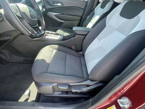 Used 2024 Chevrolet Trax RS w/ Sunroof Package FWD image 14