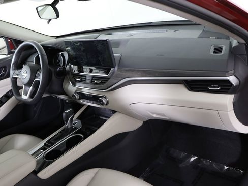 Used 2024 Nissan Altima 2.5 SL image 29