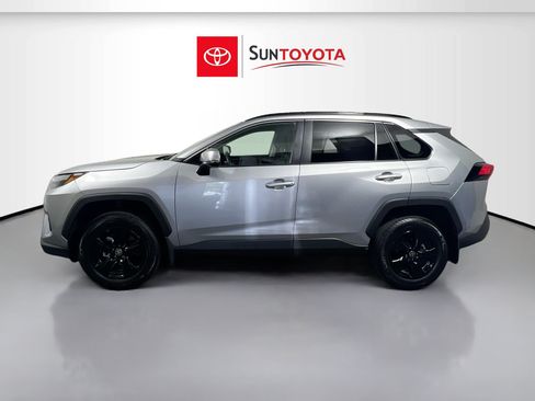 Used 2025 Toyota RAV4 XLE FWD image 7