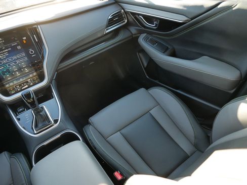 Used 2025 Subaru Outback Onyx Edition image 11