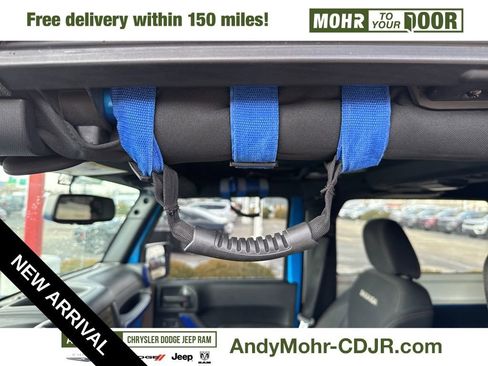 Used 2016 Jeep Wrangler Sahara w/ Connectivity Group image 13