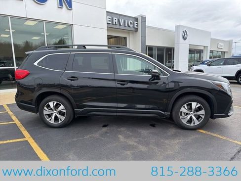 Used 2023 Subaru Ascent Premium w/ Convenience Package AWD/4WD image 9