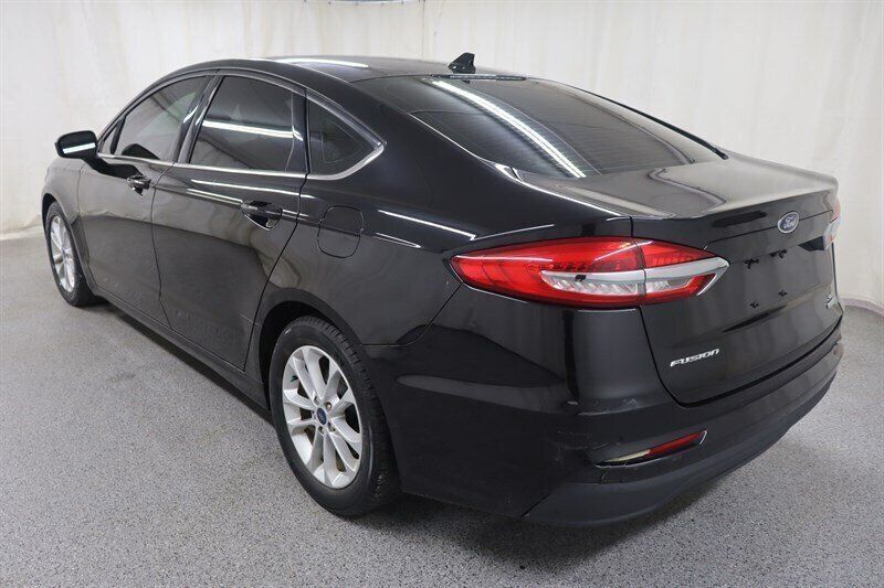 Used 2020 Ford Fusion SE FWD image 5