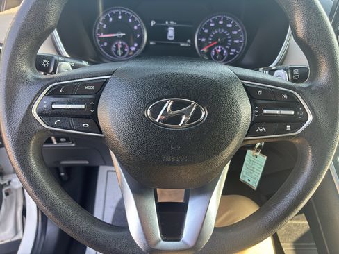 Used 2023 Hyundai Santa Fe SE image 9