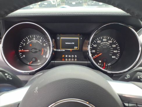 Used 2017 Ford Mustang Coupe image 12