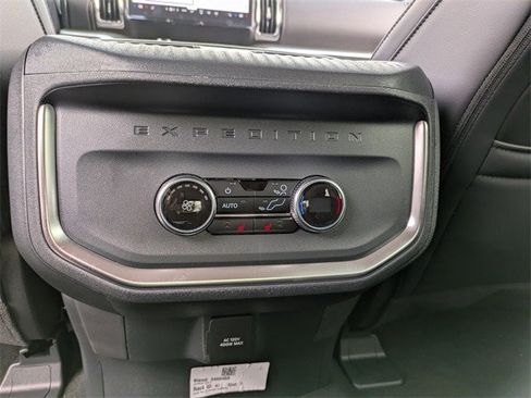 New 2026 Ford Expedition Platinum w/ Driver's Package image 18