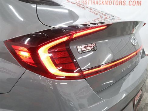 Used 2021 Hyundai Sonata SEL w/ Convenience Package FWD image 9