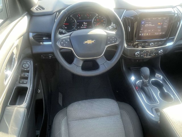 Used 2023 Chevrolet Traverse LT FWD image 13