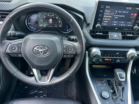 Used 2020 Toyota RAV4 XSE image 30