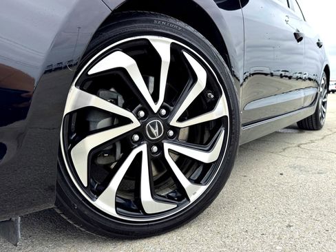 Used 2018 Acura ILX w/ Special Edition Package image 2