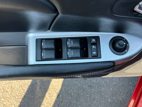 Used 2012 Chrysler 200 Limited FWD image 12
