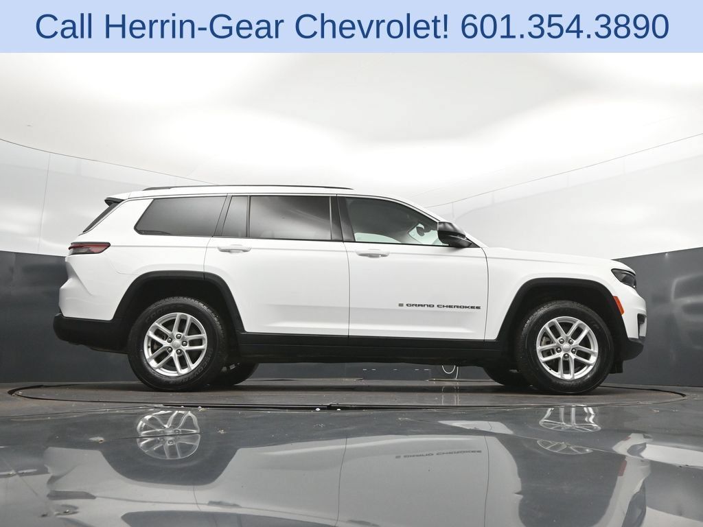 Used 2023 Jeep Grand Cherokee L Laredo RWD image 43