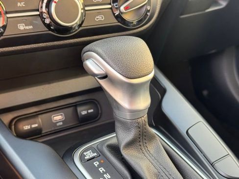 Certified 2025 Kia Soul LX image 21