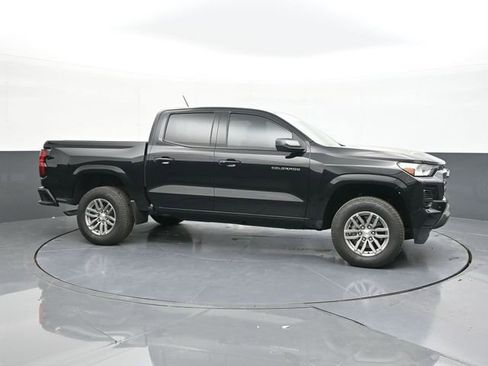 New 2025 Chevrolet Colorado LT image 18