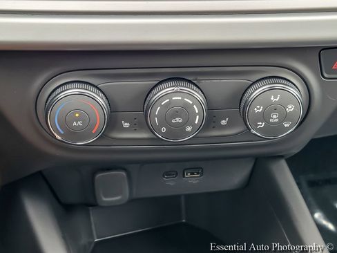 New 2026 Chevrolet Trax LS w/ LS Convenience Package FWD image 14