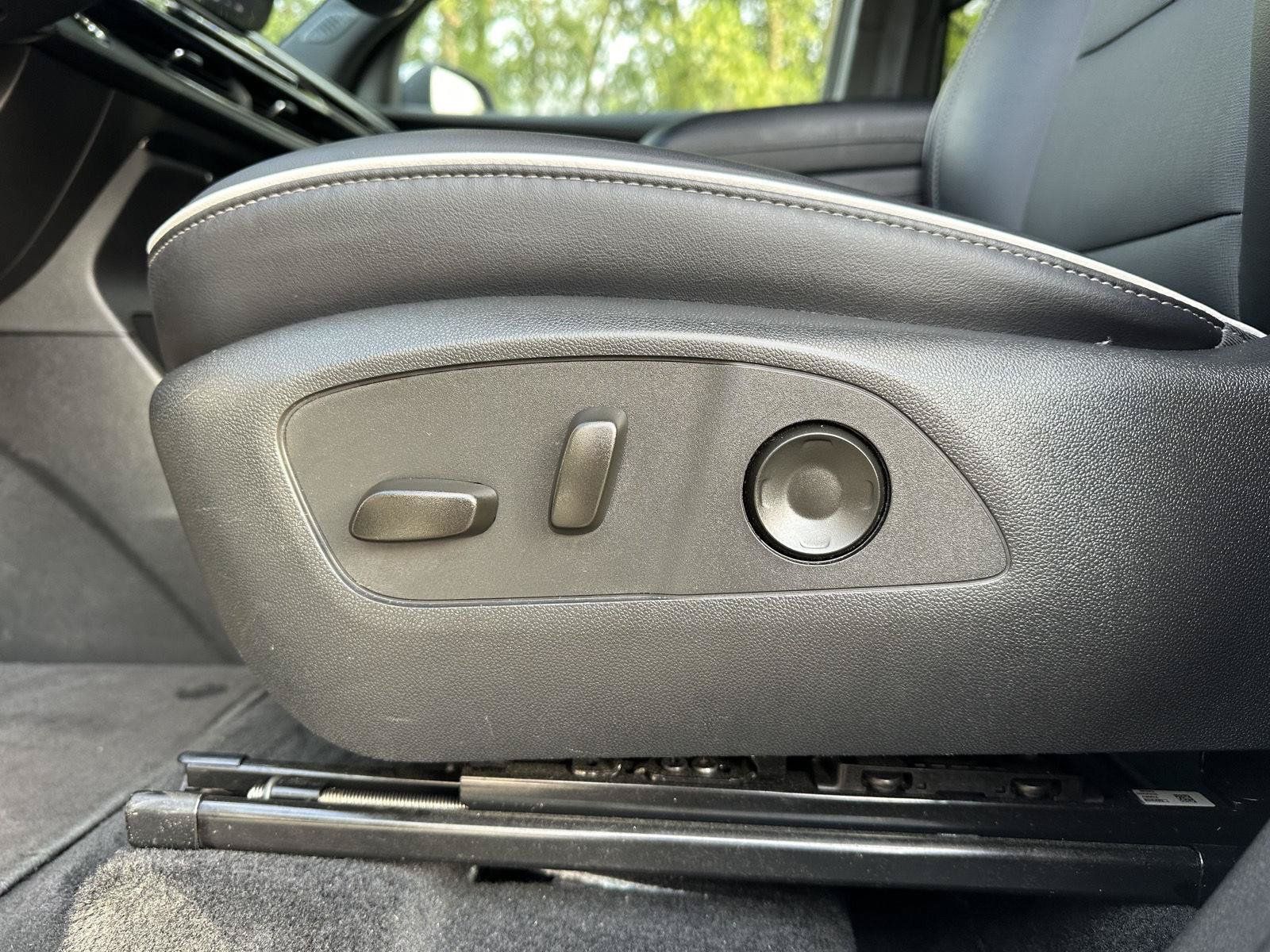 Used 2026 Buick Enclave Preferred AWD/4WD image 17