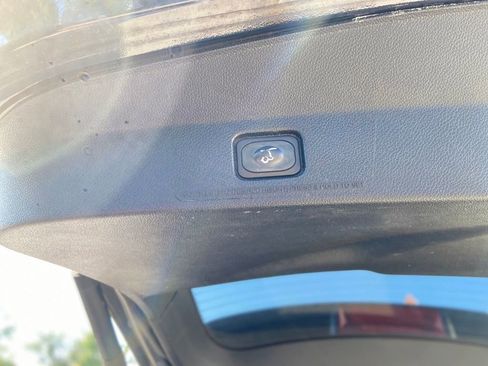 Used 2017 Ford Explorer Limited w/ Class II Trailer Tow Package FWD image 31