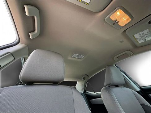 Used 2019 Toyota Corolla LE image 17