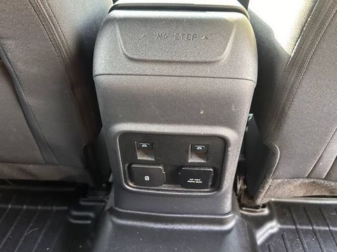 Used 2022 Ford Bronco Outer Banks w/ Sasquatch Package AWD/4WD image 31