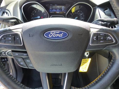 Used 2016 Ford Focus SE w/ Equipment Group 201A FWD image 19