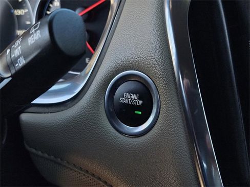 Used 2023 Chevrolet Traverse Premier image 31