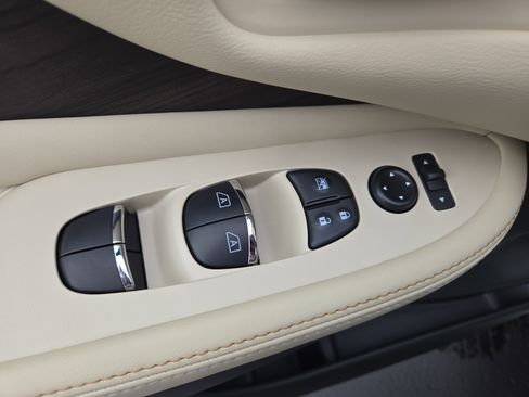 Certified 2024 Nissan Murano Platinum w/ Cargo Package image 16