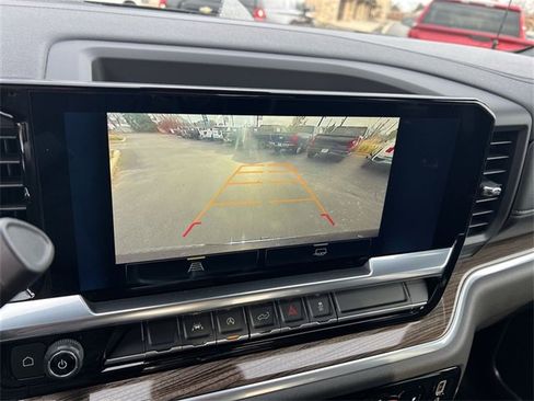 Used 2022 Chevrolet Silverado 1500 LT image 21