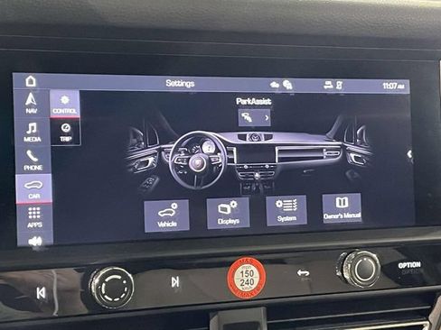 Certified 2026 Porsche Macan AWD/4WD image 29