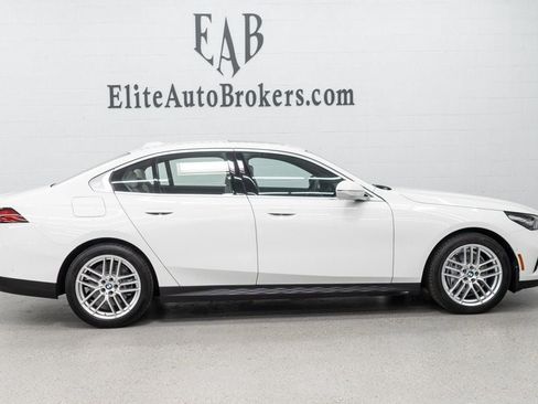 Used 2025 BMW 540i xDrive AWD/4WD image 5