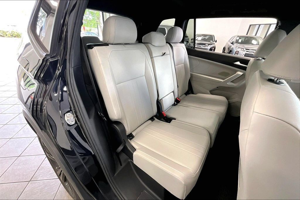 Used 2023 Volkswagen Tiguan SE R-Line FWD image 21