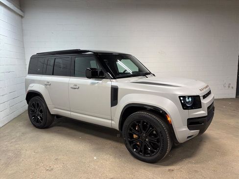 New 2026 Land Rover Defender 110 OCTA image 5