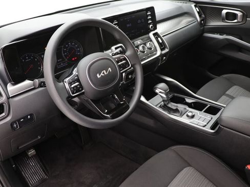 Used 2023 Kia Sorento LX image 14