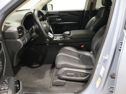Used 2023 Honda Pilot Touring image 12