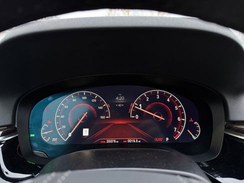 Used 2019 BMW 540i xDrive w/ Premium Package image 16