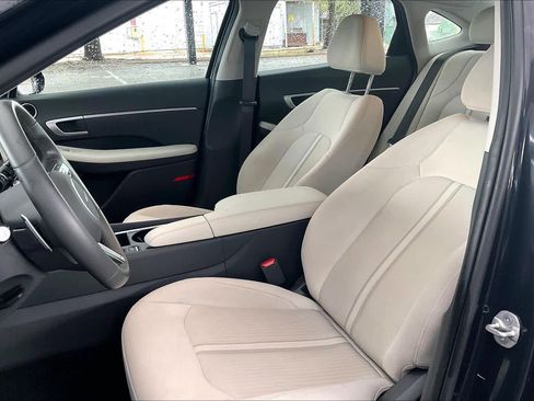 Certified 2025 Hyundai Sonata SEL image 8