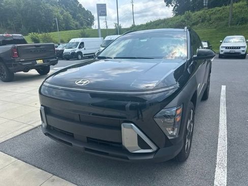 Used 2025 Hyundai Kona SEL AWD/4WD image 6