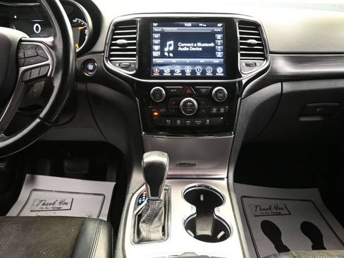 Used 2020 Jeep Grand Cherokee Laredo w/ Quick Order Package 2BN North AWD/4WD image 18
