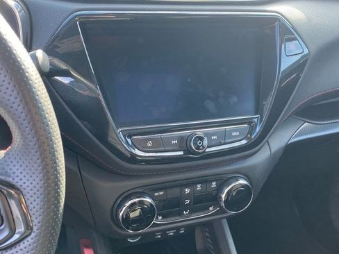 Used 2023 Chevrolet TrailBlazer RS w/ Sun and Liftgate Package image 7