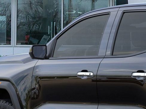 New 2026 GMC Canyon Denali image 13