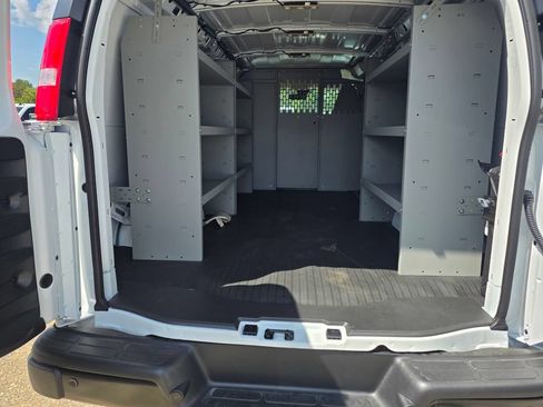 New 2026 GMC Savana 2500 w/ Driver Convenience Package RWD image 15
