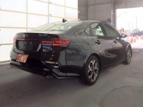 Used 2020 Kia Forte LXS FWD image 4