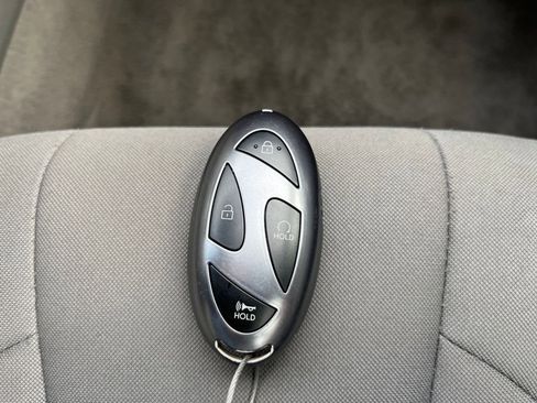 Used 2025 Hyundai Elantra SEL image 23