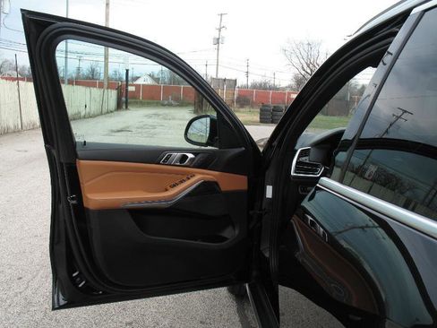 Used 2019 BMW X5 xDrive40i w/ Convenience Package image 9