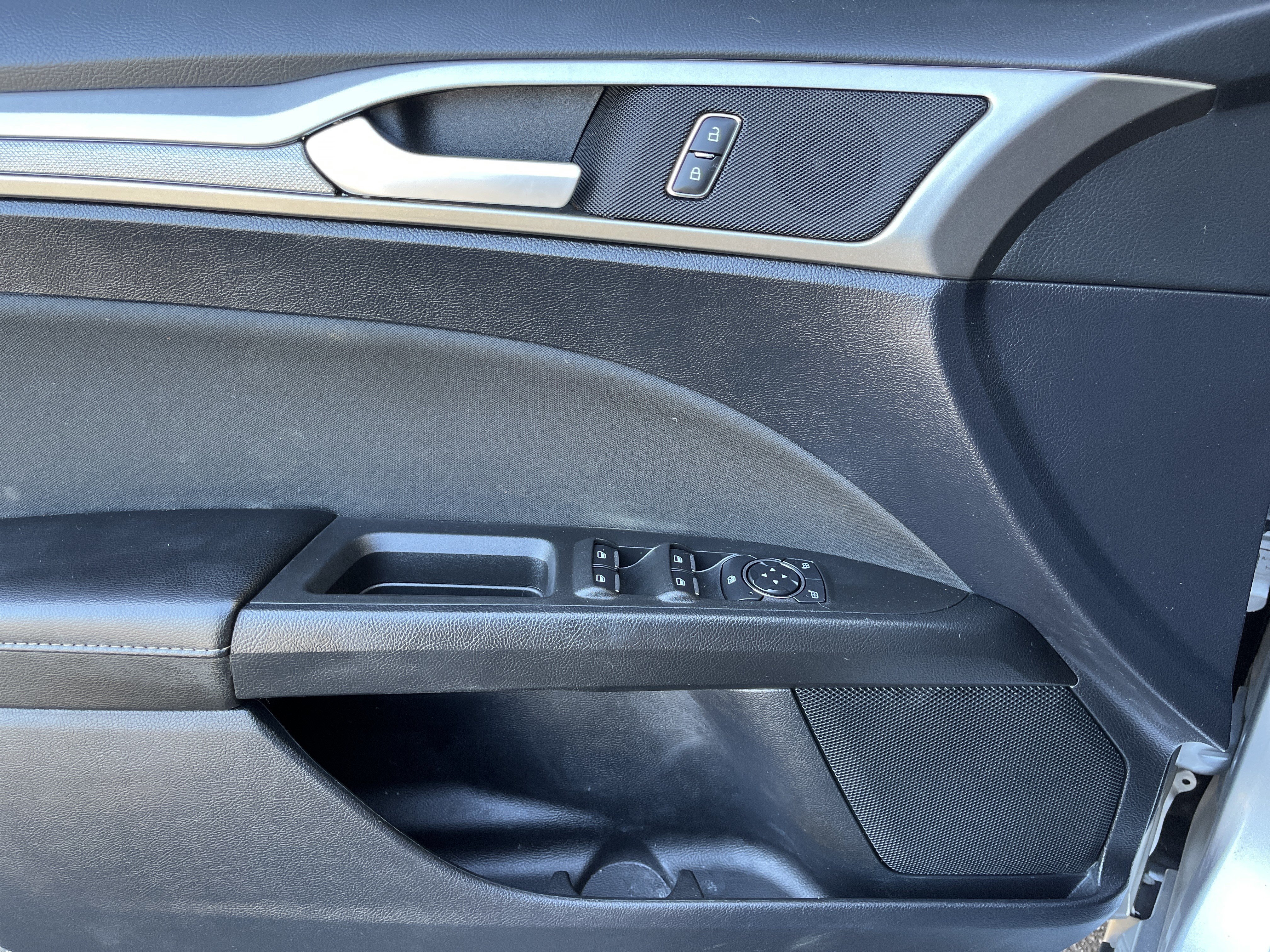 Certified 2020 Ford Fusion SE FWD image 27
