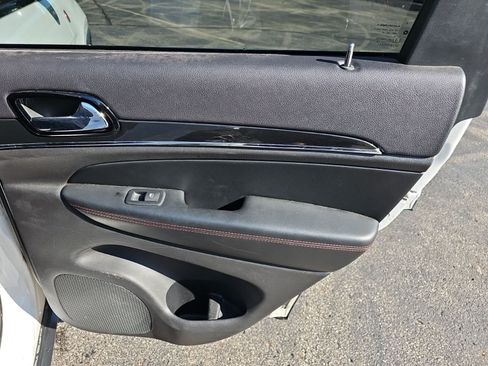 Used 2019 Jeep Grand Cherokee Trailhawk AWD/4WD image 15