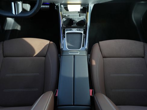 New 2026 Mercedes-Benz GLB 250 4MATIC image 29