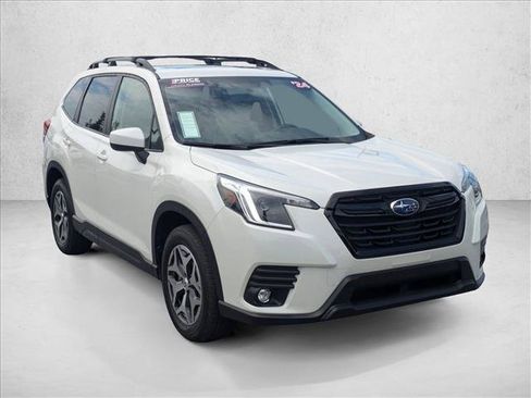 Used 2024 Subaru Forester Premium AWD/4WD image 3