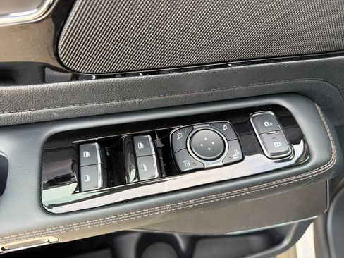 New 2026 Lincoln Aviator AWD image 21