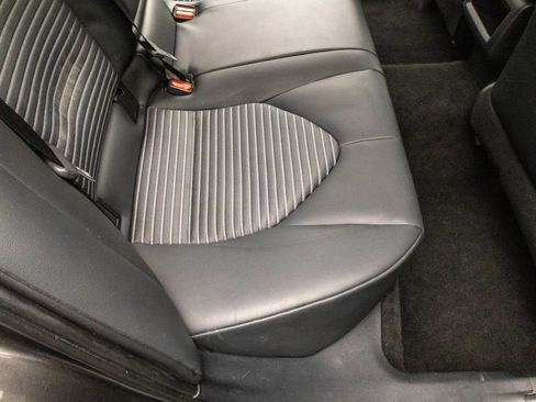 Used 2020 Toyota Camry SE w/ Moonroof Package image 28